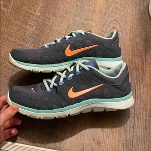 Nike women’s size 10 athletic shoes
